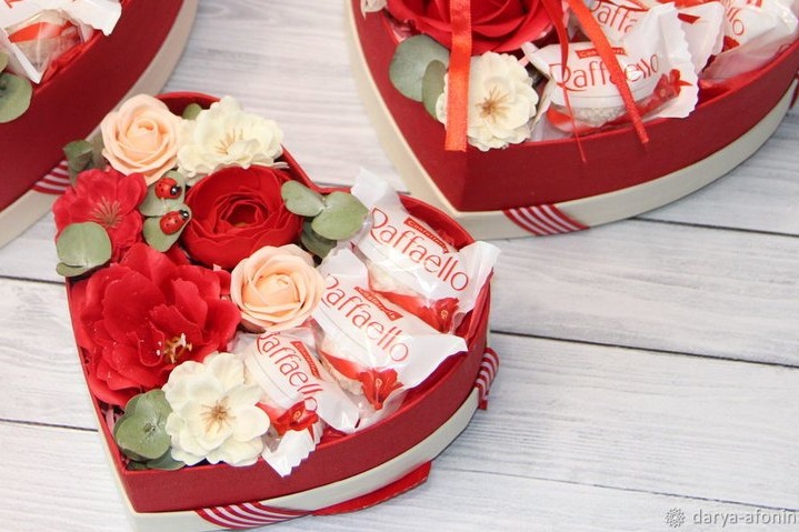 Где купить цветы с доставкой на 14 февраля девушке