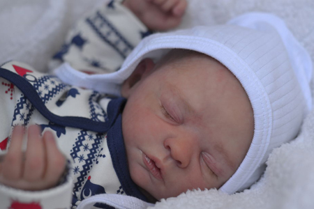 Новорожденного обнаружили в подъезде жилого дома Новосибирска Новорожденного обнаружили в подъезде жилого дома Новосибирска