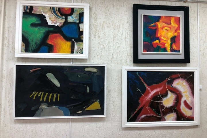 Выставку основателя галереи «Черная вдова» о ценности жизни покажут в Новосибирске