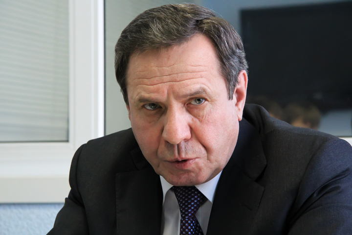 Мэр Новосибирска пообещал не допустить вырубки скверов под строительство «Макдональдсов» Мэр Новосибирска пообещал не допустить вырубки скверов под строительство «Макдональдсов»