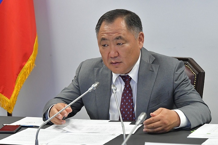 Повторно заразившегося коронавирусом главу Тувы увезли в Москву