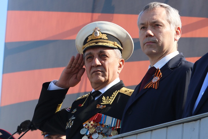 Крымский бизнесмен будет возить сотрудников сибирского полпредства Крымский бизнесмен будет возить сотрудников сибирского полпредства