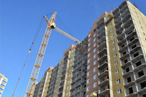 Стрела строительного крана задавила насмерть двоих рабочих в новосибирском жилмассиве «Березовое» Стрела строительного крана задавила насмерть двоих рабочих в новосибирском жилмассиве «Березовое»