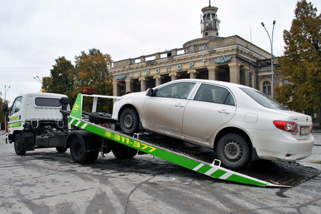 Новосибирские власти повысили цену эвакуации машин на 11%