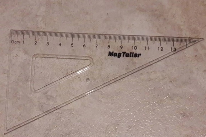 Новосибирский подросток проткнул однокласснице глаз линейкой Новосибирский подросток проткнул однокласснице глаз линейкой