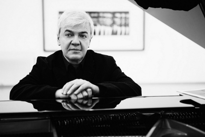 Пианист Гориболь: «У Десятникова шаг в сторону — и тебя занесло в пошлость, в обыденность» Пианист Гориболь: «У Десятникова шаг в сторону — и тебя занесло в пошлость, в обыденность»