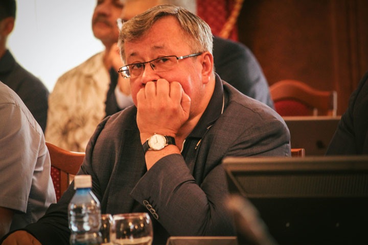 Юрий Зозуля написал заявление об уходе из новосибирского заксобрания