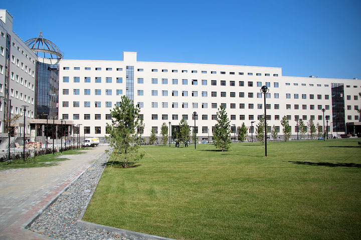 Структуры ФАНО банкротят застройщика главного корпуса НГУ