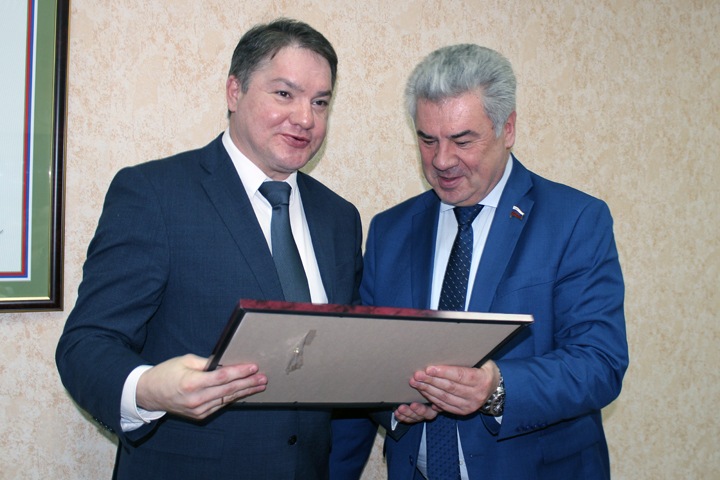 Директора новосибирского института электроприборов отправили в СИЗО