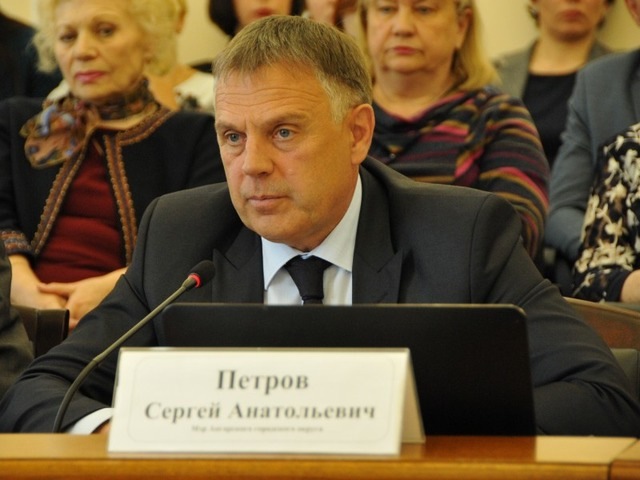 Мэр Ангарска о малом бизнесе: «Все схлопнется, мы получим взрыв» Мэр Ангарска о малом бизнесе: «Все схлопнется, мы получим взрыв»