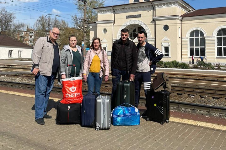 Главного онколога Новосибирской области и его замов отправили в ЛНР