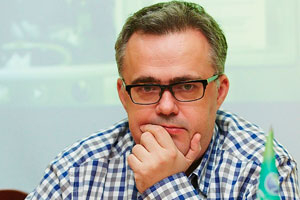 Юрий Сапрыкин: «Если обращать внимание на комментарии в интернете, можно разочароваться в роде человеческом» Юрий Сапрыкин: «Если обращать внимание на комментарии в интернете, можно разочароваться в роде человеческом»