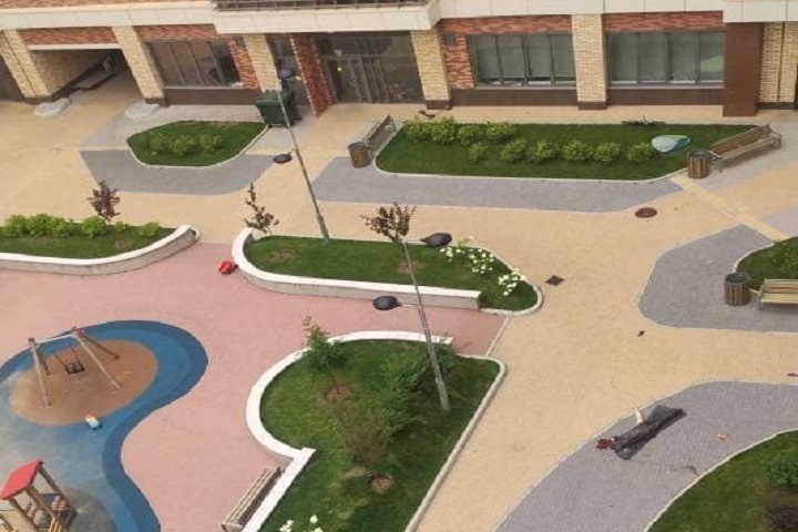 Женщина выпала из окна в Красноярске Женщина выпала из окна в Красноярске