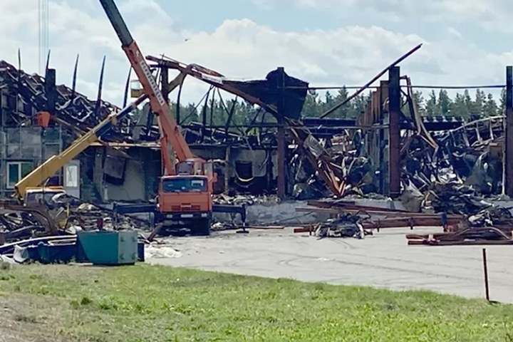 Жители Бийска связали трупный запах над городом со сгоревшим «Алтайским бройлером»