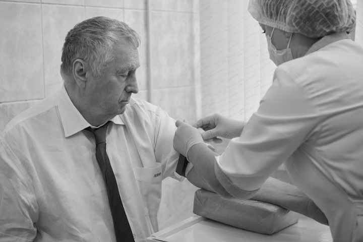 Лидер ЛДПР Владимир Жириновский умер Лидер ЛДПР Владимир Жириновский умер