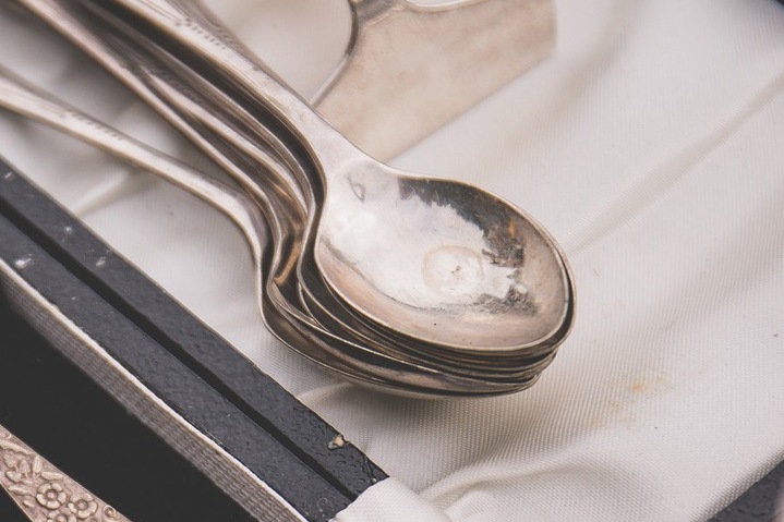 Серебряные столовые приборы – достойный подарок на любое событие Серебряные столовые приборы – достойный подарок на любое событие