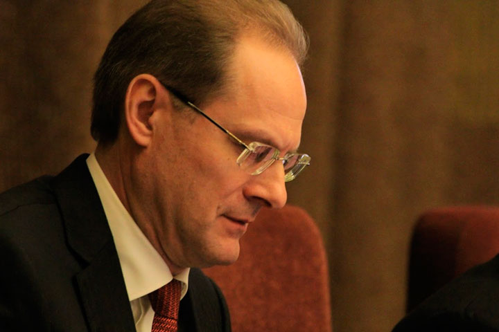 Бывший новосибирский губернатор Юрченко подозревается в превышении полномочий