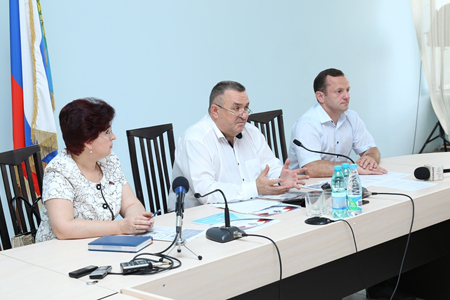 Валерий Ильенко встретился с работающей молодежью в Мошковском районе