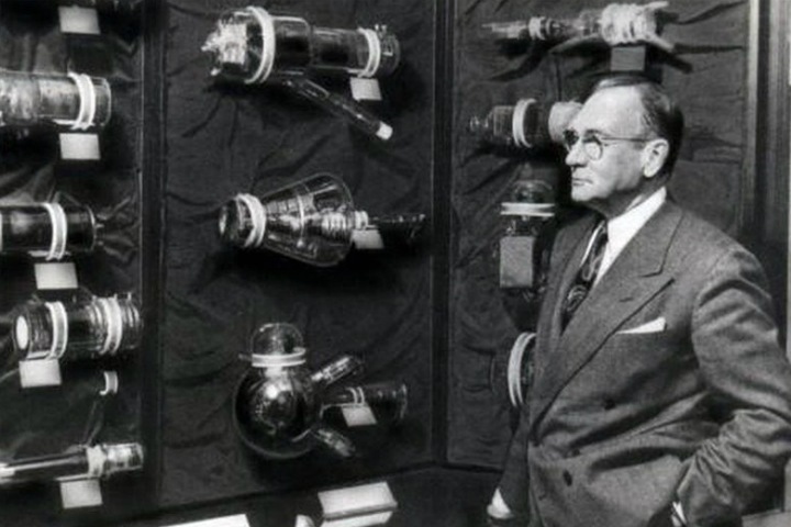 Торговый агент на службе у Колчака: Сибирь в жизни изобретателя телевидения Торговый агент на службе у Колчака: Сибирь в жизни изобретателя телевидения