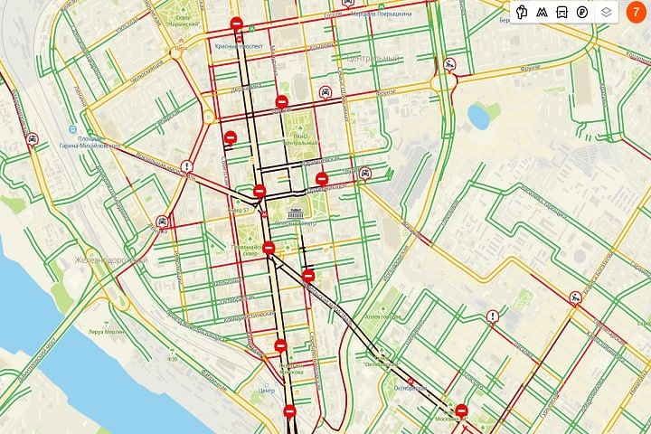Гигантские пробки образовались в Новосибирске на фоне репетиции парада в час пик Гигантские пробки образовались в Новосибирске на фоне репетиции парада в час пик