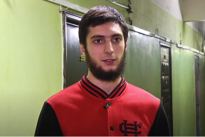 Бросивший бутылку в полицейского красноярец получил условный срок Бросивший бутылку в полицейского красноярец получил условный срок