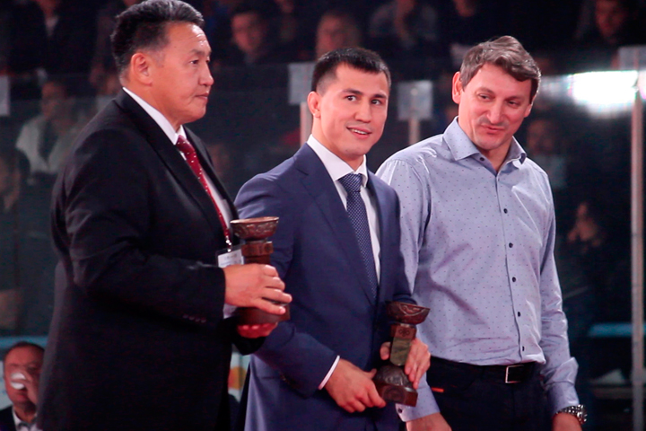 «На ковре — соперники, в жизни — друзья»