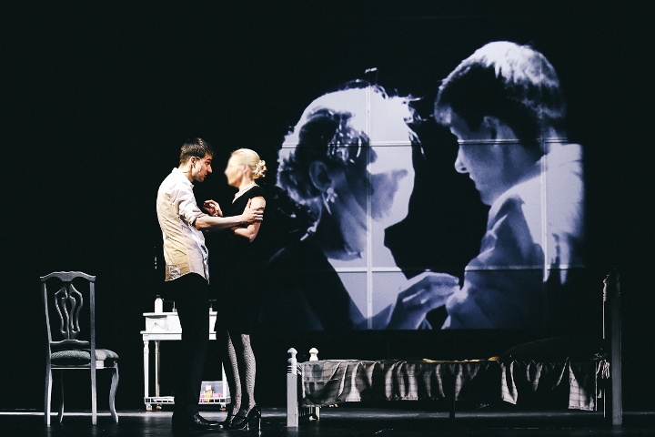 «Прокричать о сегодняшнем, страшном и важном»: Кулябин показал абсурдный «Процесс» «Прокричать о сегодняшнем, страшном и важном»: Кулябин показал абсурдный «Процесс»