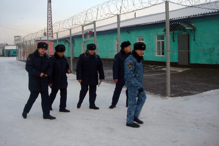 Кузбасские правозащитники рассказали о порезавшем после пыток горло заключенном Кузбасские правозащитники рассказали о порезавшем после пыток горло заключенном