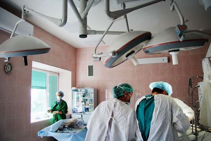 Кемеровские больницы брали кредиты для обеспечения указов президента. Теперь их оптимизируют