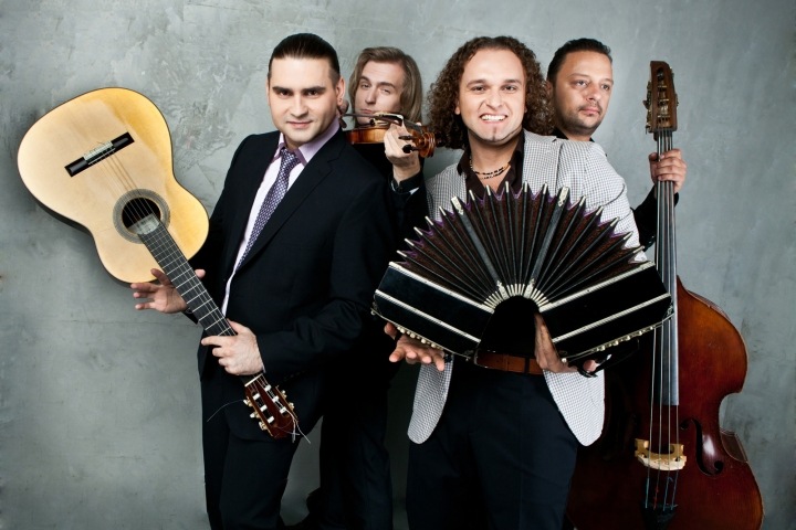 Оригинальные обработки классики исполнят на Рождественском фестивале Юрий Медяник и Emotion-orchesta Оригинальные обработки классики исполнят на Рождественском фестивале Юрий Медяник и Emotion-orchesta