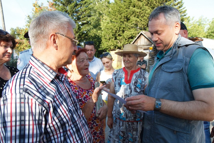 Травников встретился с огородниками