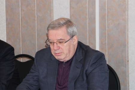 Толоконский сокращает 5% красноярских чиновников Толоконский сокращает 5% красноярских чиновников