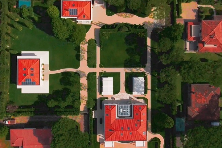 Вице-премьер Хлопонин продал свою виллу по завышенной цене миллиардеру Прохорову Вице-премьер Хлопонин продал свою виллу по завышенной цене миллиардеру Прохорову