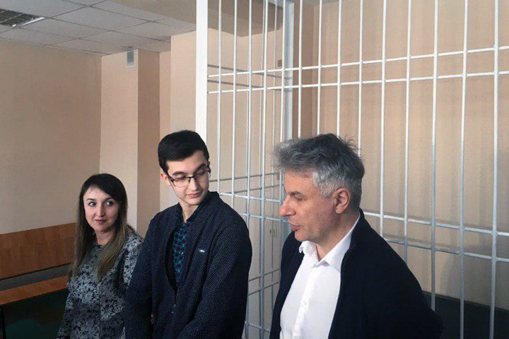 Прокуратура отказалась поддержать обвинение против новосибирского школьника-хакера Прокуратура отказалась поддержать обвинение против новосибирского школьника-хакера