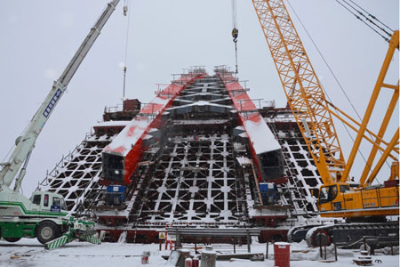 Работы по надвижке арки Бугринского моста завершатся в середине апреля