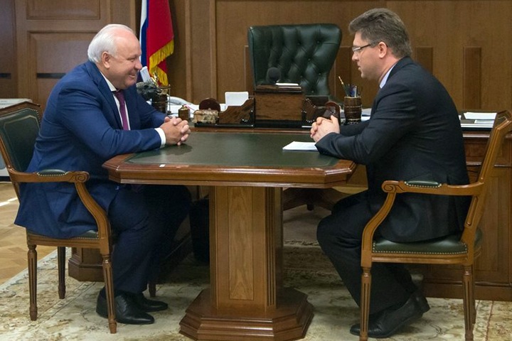 Сотрудников ОНФ и политтехнологов обвинили в экстремизме в Хакасии Сотрудников ОНФ и политтехнологов обвинили в экстремизме в Хакасии