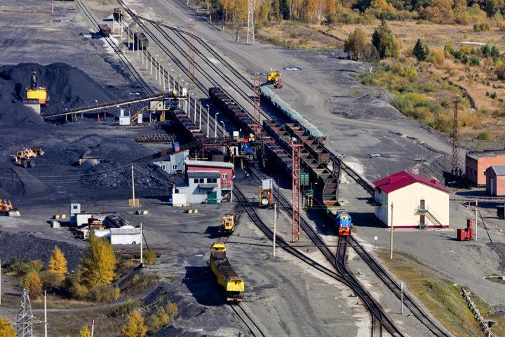 Путин поручил нарастить экспорт угля из Кузбасса и Якутии на восток