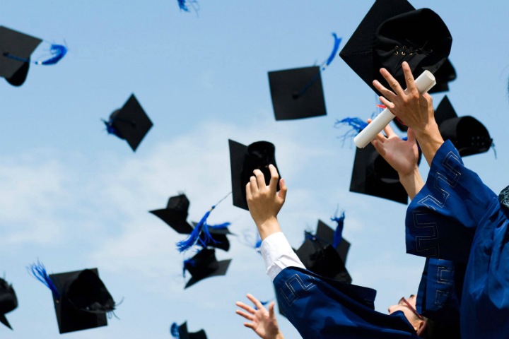 Студентов хотят заставить отработать обучение. Государство потребует несколько лет их жизни