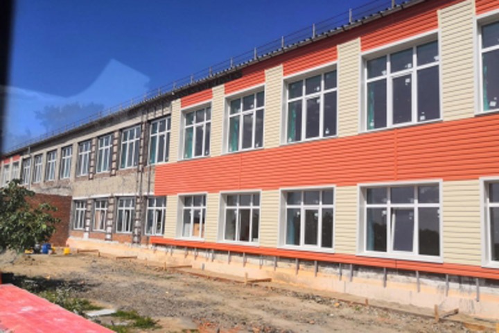 Застройщика обвинили в обрушении школы в Новосибирской области