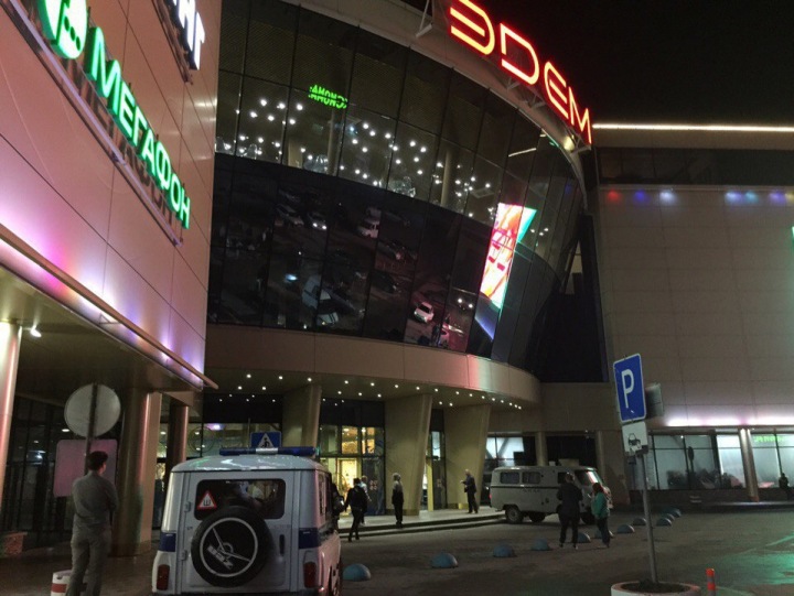 Стрельба произошла в новосибирском ТЦ. Нападавший погиб Стрельба произошла в новосибирском ТЦ. Нападавший погиб