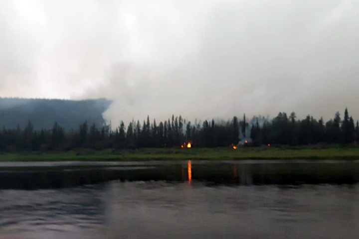 Администрация села в Эвенкии из-за задымления начала выдавать жителям маски