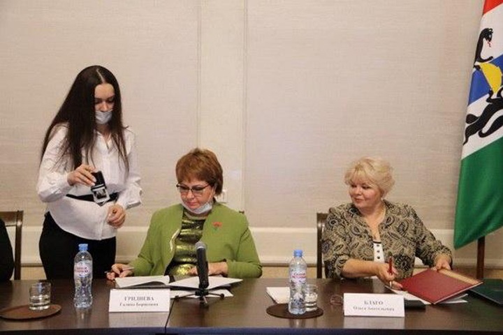 «Впустить разлад в души наших избирателей»: что нужно знать о «независимых» наблюдателях на голосовании по поправкам в Конституцию «Впустить разлад в души наших избирателей»: что нужно знать о «независимых» наблюдателях на голосовании по поправкам в Конституцию