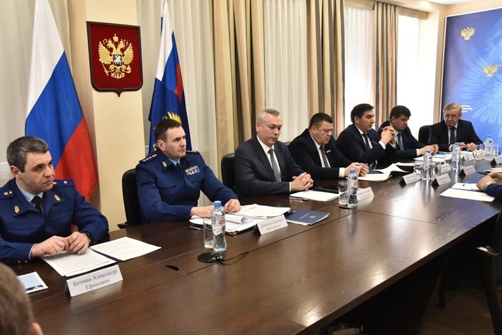 Участники совещания с замгенпрокурора заявили об отставании системы ФАПов в Новосибирской области