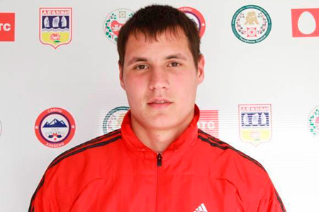 Бывший хоккеист, награжденный Медведевым за победу над сомалийскими пиратами, осужден в Абакане за сбыт гашиша