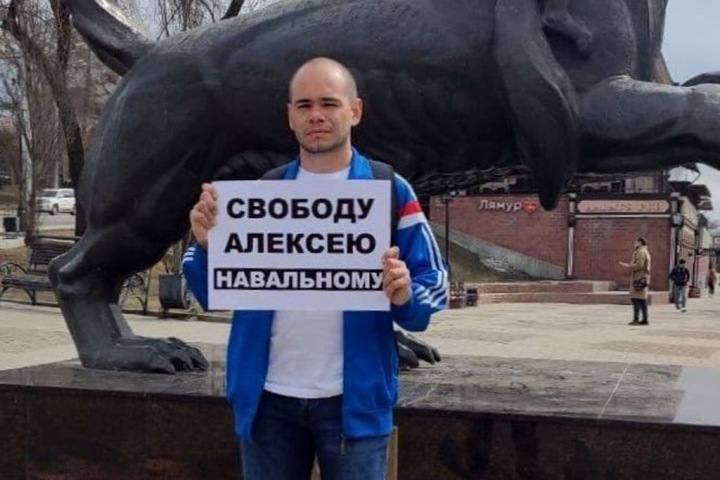 Пикеты в поддержку Навального прошли в центре Иркутска. Фото Пикеты в поддержку Навального прошли в центре Иркутска. Фото