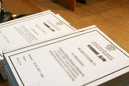 СК заподозрил омских чиновников в трате 82 млн рублей на несуществующий ремонт