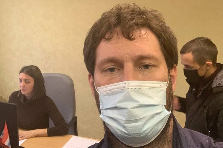 Омского депутата арестовали на 10 суток после съемки на избирательном участке