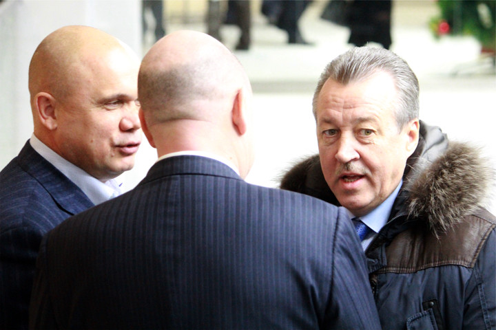 Оппозиция сорвала сессию новосибирского райсовета и отчет главы