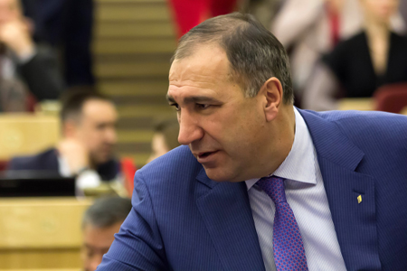 Комитет по строительству новосибирского заксобрания возглавит Майис Мамедов