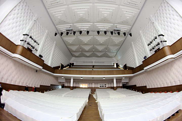 «Здесь всегда красиво звучали струнные»: как исправляют акустику концертного зала имени Каца «Здесь всегда красиво звучали струнные»: как исправляют акустику концертного зала имени Каца